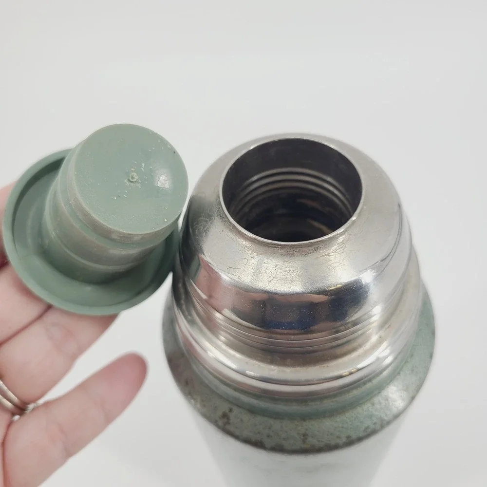 Vintage Aladdin Stanley 1 Quart Thermos Made in USA Hammertone Green - Picture 3 of 8